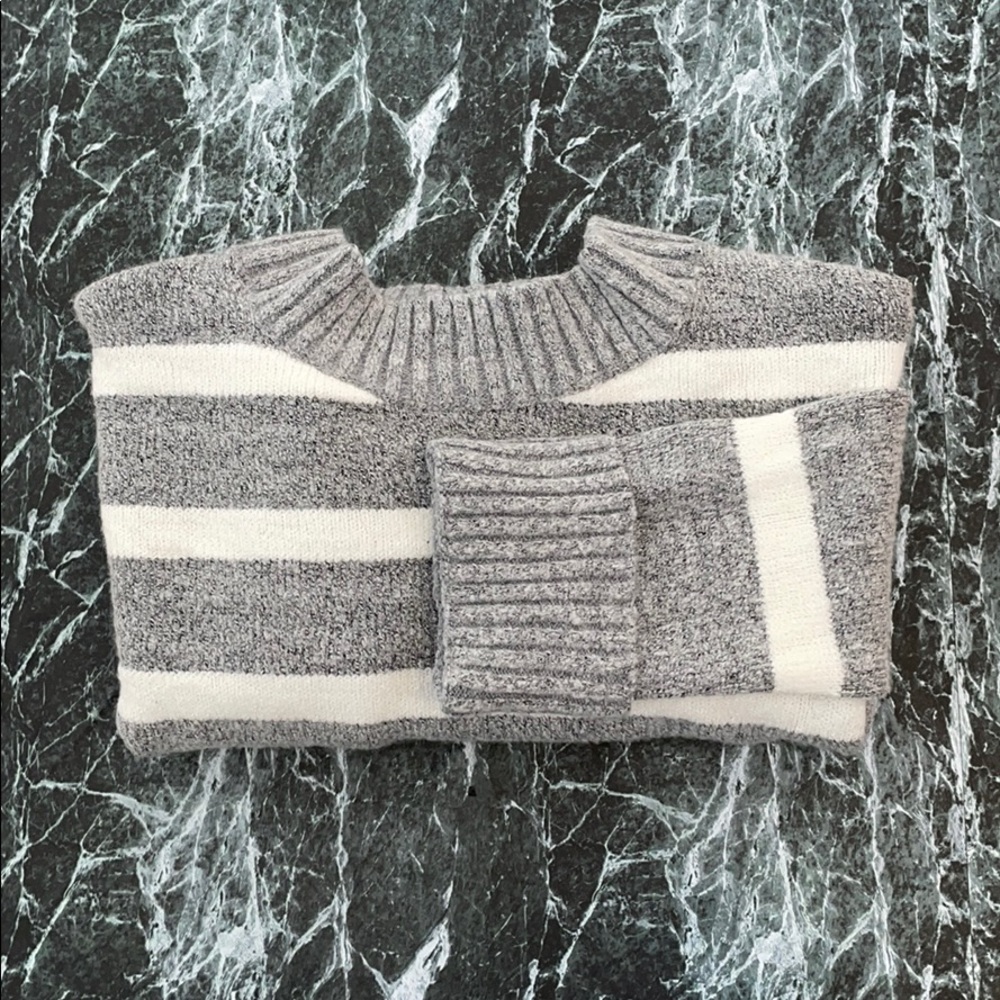 Women’s Mock Neck Sweater